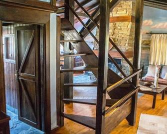 Oikoperiigitis Hotel - Kerkíni