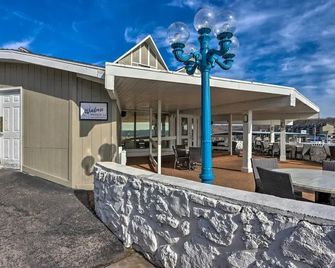 Hot Tub + Fire Pit: Margaritaville Resort Home! - Osage Beach