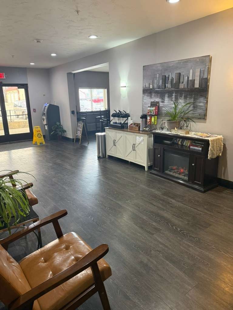 Fairbridge Inn & Suites Williston Near Airport - Williston - Receptionist