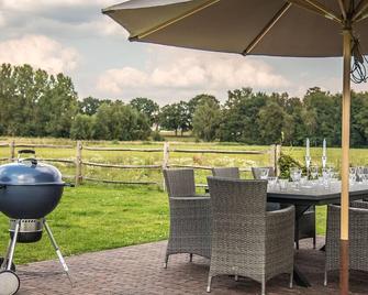 Peaceful Peer Holiday Home - Peer - Patio