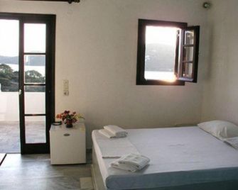 Helios Pension - Ios - Bedroom