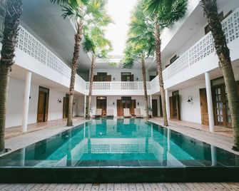 Adhisthana Hotel Yogyakarta - Yogyakarta - Uima-allas