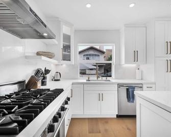 Luxury Beach Bungalow in Belmont Shore - Long Beach - Cocina