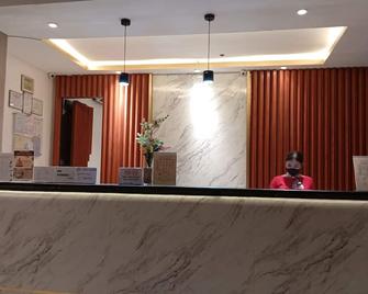 Mc Hotel Fairview - Caloocan - Front desk