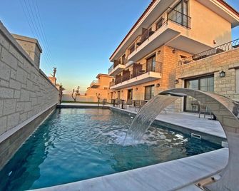 Vahide Butik Otel - Cesme - Piscine