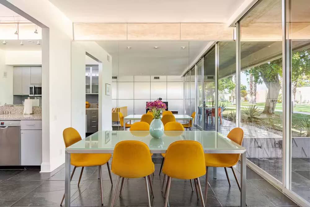 Seven Lakes Country Club home with piano - Palm Springs - Comedor
