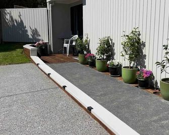Quiet restful unit with seaviews - Whangaparaoa