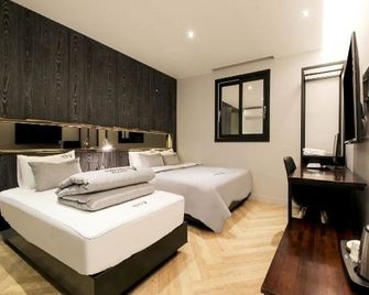 V Hotel - Busan - Bedroom