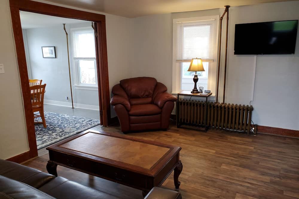 The Grape Vine Duplex - Seneca Falls - Wohnzimmer
