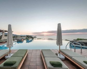 Kakkos Beach Hotel - Adults Only - Koutsounára - Piscina