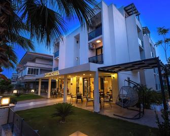 Bayram Hotel - Cesme