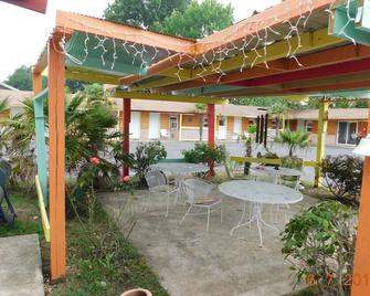 Little Shamrock Motel - Murfreesboro - Patio