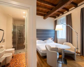 Hotel Annunziata - Ferrara - Bedroom
