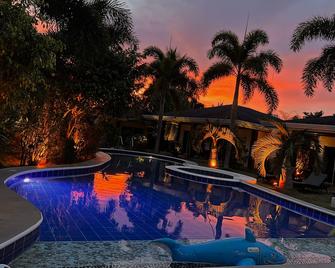 Alona Royal Palm Resort - Panglao - Pool