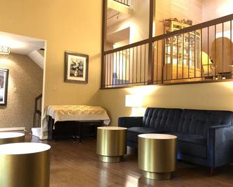 Tysons/Mclean 4bdrms 3baths 3000 Sqft Lux Living - McLean