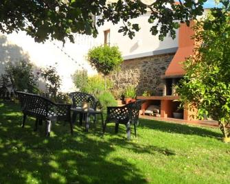 Confortable O Forno De Sigras. Rural House With Swimming Pool For Weekly Rental - Cambre - Patio
