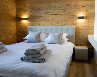 4 bedroom Luxury Alpine retreat perfectly located, 2 minutes to Medran ski lift - Bagnes - Chambre