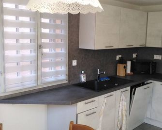 Village house in the heart of the medieval village. - Conques - Kitchen