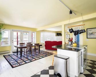 Crate & Cargo Suite 3 - Beulah - Comedor