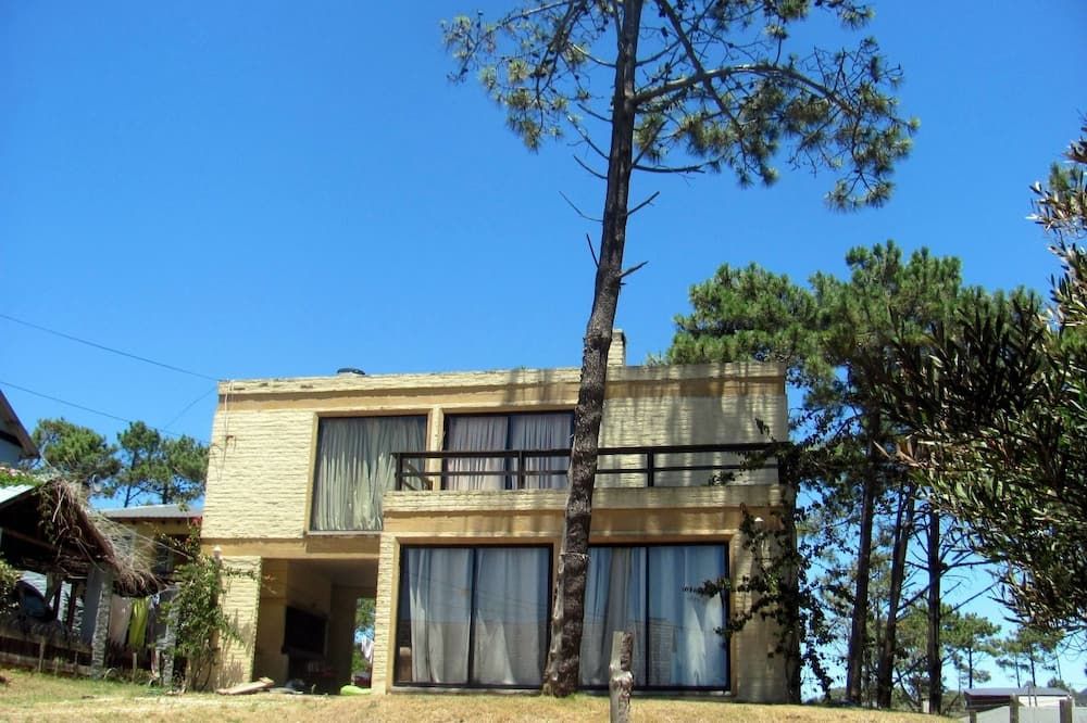 Ariana - La Corinilla del Santa Teresa - Edificio