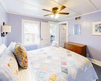 Fisher Hill Cottage - Boothbay Harbor - Bedroom