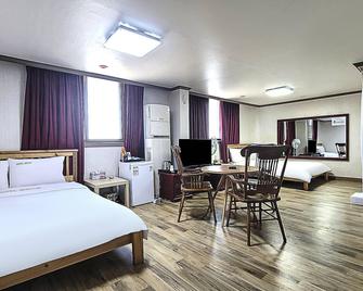 Geumgang Beach Motel - Gunsan - Habitación