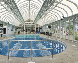 Basingstoke Hotel - Hook - Piscina