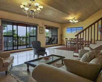 كاتيمبي جاليري هوتل - مابوتو - غرفة معيشة