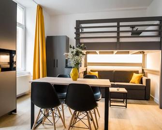 Homaris Boxi Studios - Berlin - Dining room