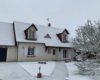 Large comfortable house, heated swimming pool 5 minutes from Chambord castle - Maslives - Budynek