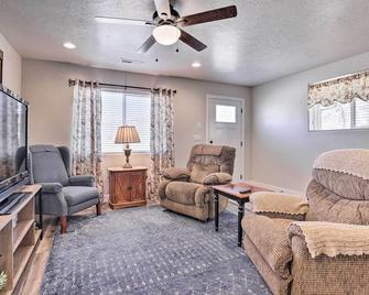 Central Kanab Apartment with Updated Interior! - Kanab - Oturma odası