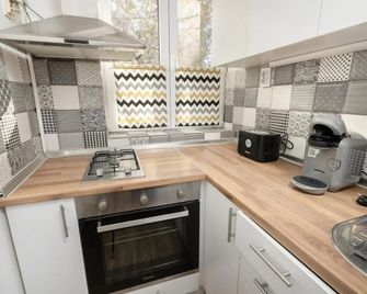 Relaxing Studio Near ParkLake Mall with Metro Access - Bucarest - Cocina