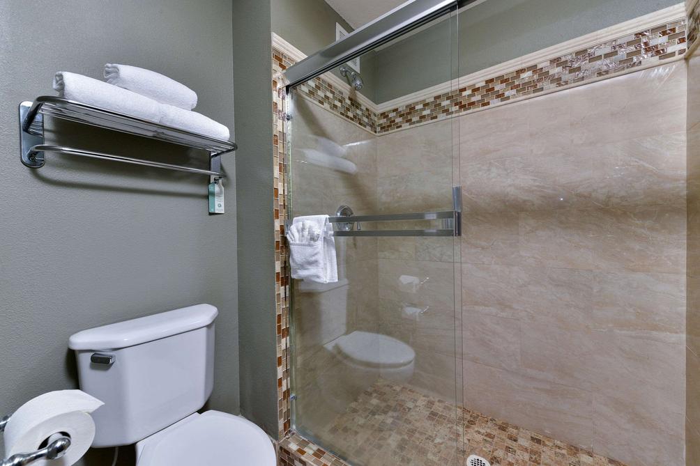 Comfort Suites Airport 105 1 5 4 Tukwila Hotel Deals