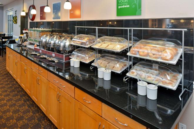 Comfort Suites Airport 105 1 5 4 Tukwila Hotel Deals