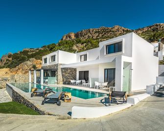 Villa Daniela Apartments with pool and seaview - Ierápetra - Building