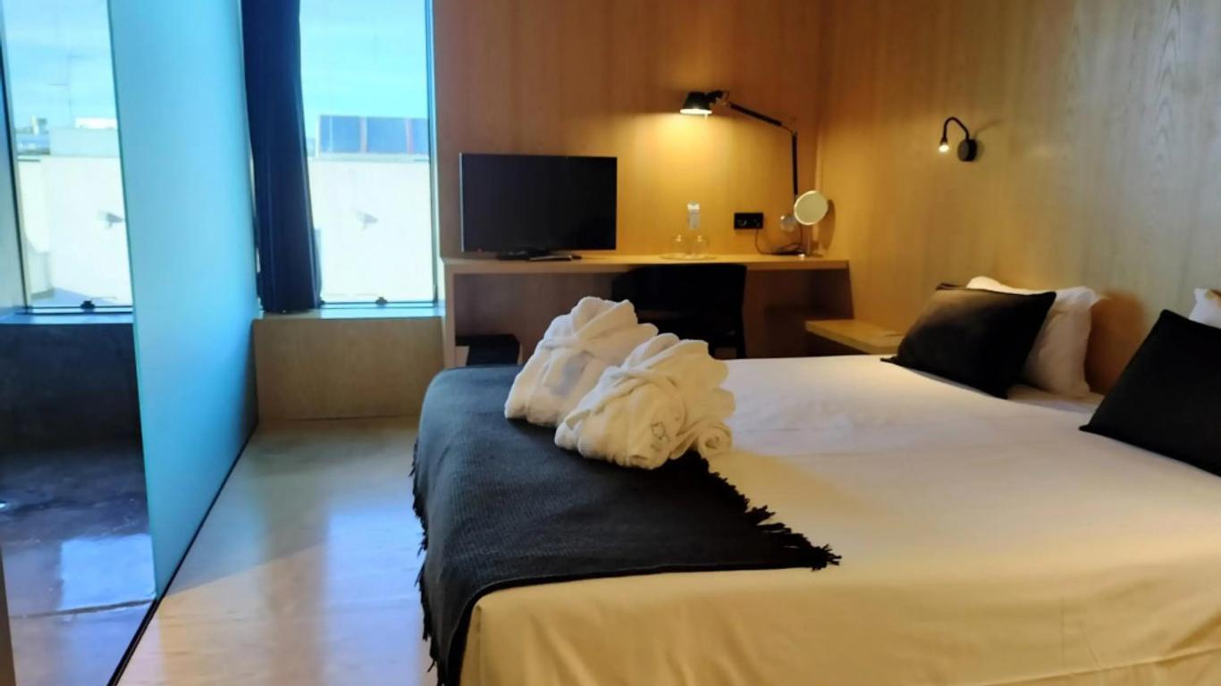 كرو هوتل رورال