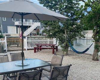 Our Shore Haven Bungalow On The Lagoon In Manahawkin - Beach Haven West, Nj - Stafford - Patio