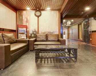 Treebo Calista, Patel Nagar - Dehradun - Lobby