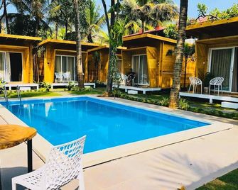 The Nine Beach Resort - קנקונה - בריכה