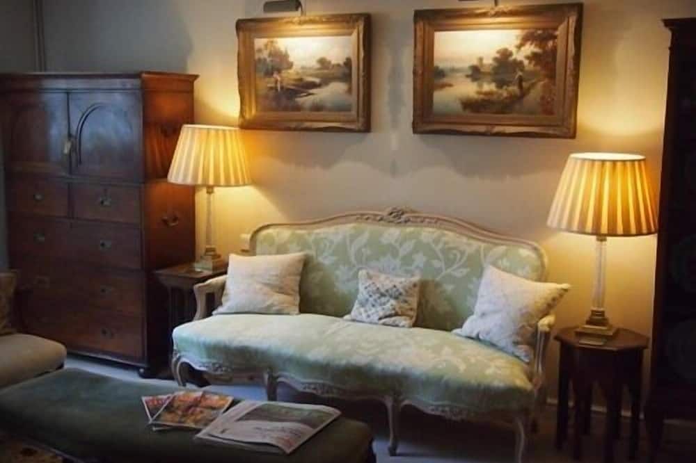 Clare Cottage - Sherborne - Living room