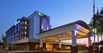 Holiday Inn Express Augusta Downtown - Augusta - Bangunan