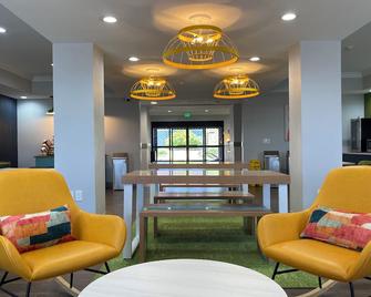 Spark by Hilton Yucca Valley Joshua Tree - Yucca Valley - Лоббі