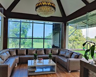 Hotel Saanjaa - Kumguri - Lounge