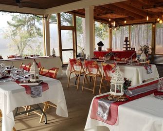 Secluded cabin just 2.5 miles from Troy University - Troy - Restaurant