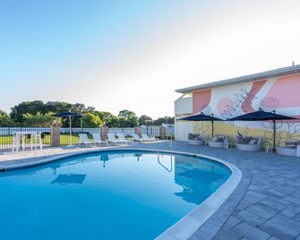 The Bentley Hotel Southampton - Southampton - Piscina
