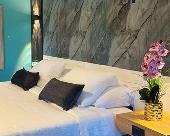 Hotel y Termales Castillo del Lago - El Peñol - Habitación