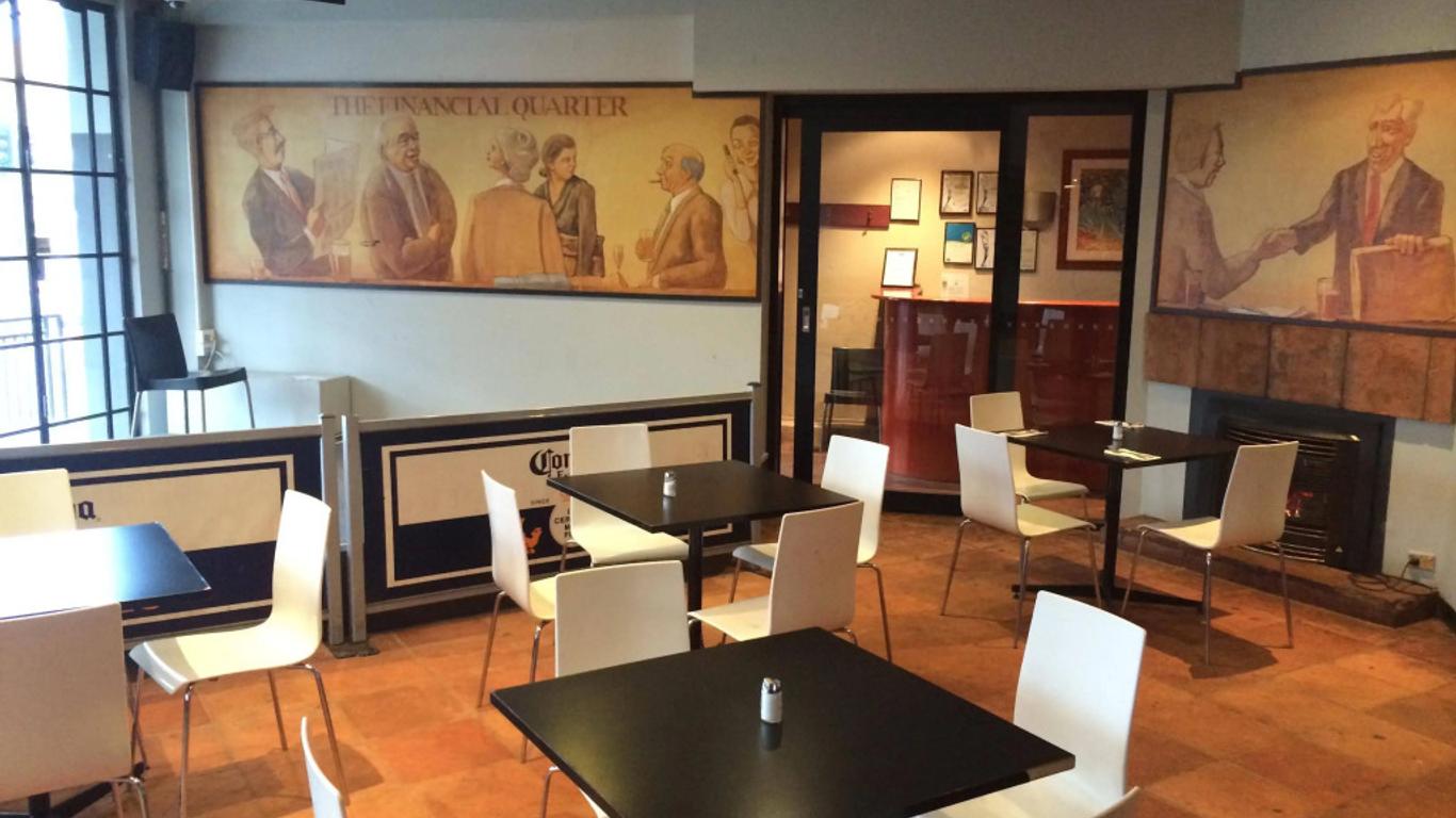 Star Bar Cafe & Hotel