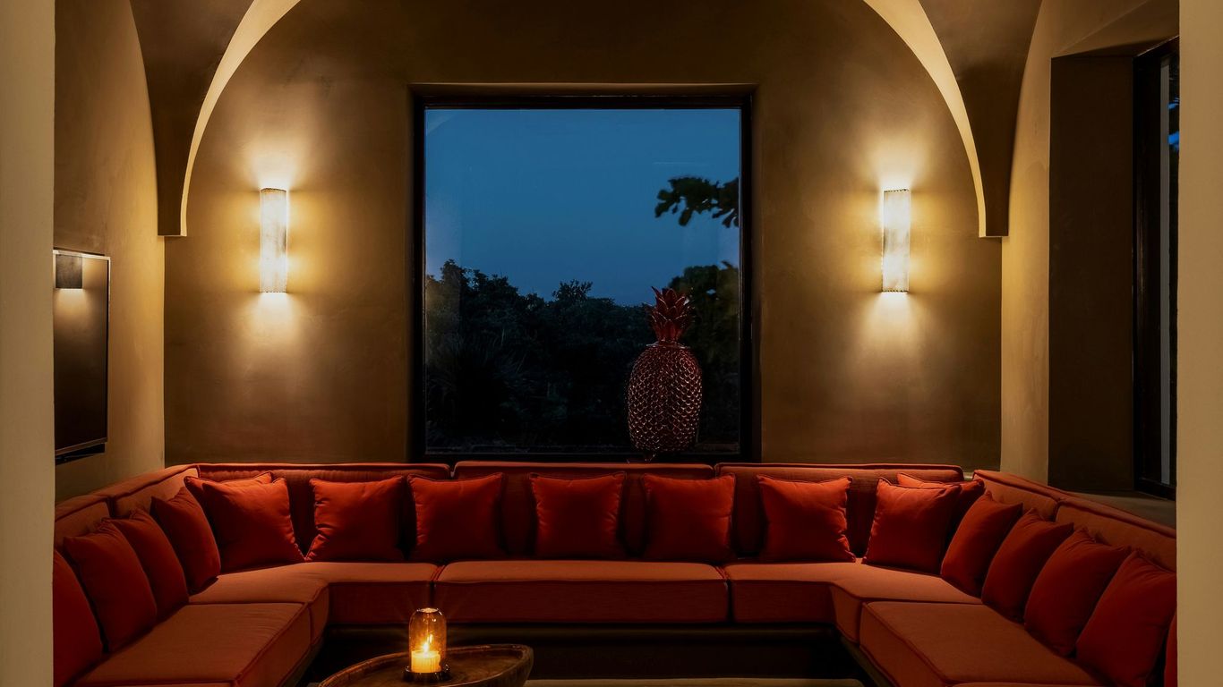 أوتل إسينثيا