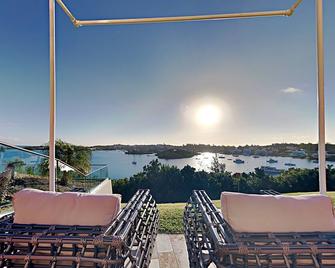 Pictures Don't Do This Chic Waterfront Escape Justice +EV Charger - Saint George's - Balcony