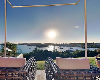 Waterfront Zen Retreat w/ Pool & Airport Pickup + EV Charger - Saint George's - Balcón